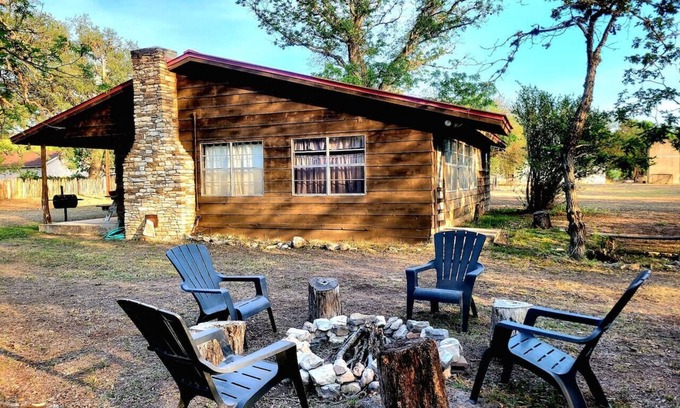 Rio Frio Cabina | TJ's Escape *HUGE* Landmark Oak Tree *1mile2river*