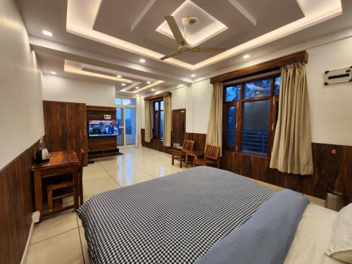 Kumharsain Hotel | TMH - The Morel House