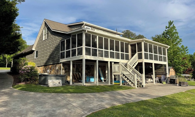 Chickamauga Lake Casa | Casa del río TN con rampa para botes privados y muelle en Chickamauga Lake-Main Channel