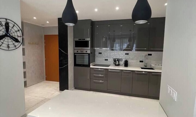Quartier Exposition-Bajatiere Apartamento | To complete