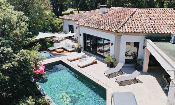 Le Muy Villa | A completar