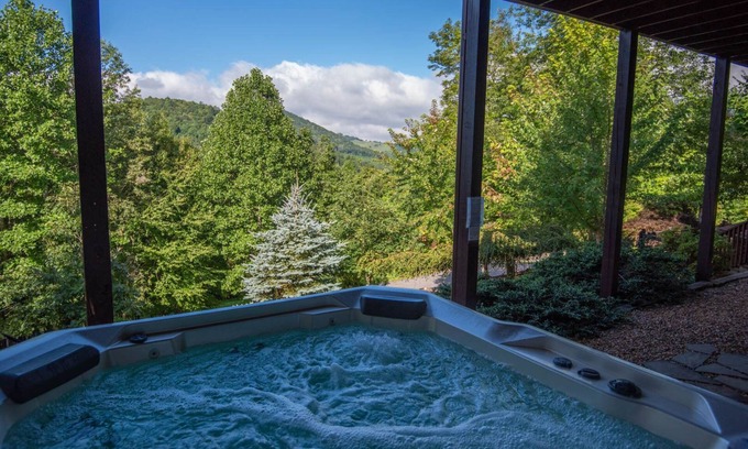 Todd Cabina | Todd Log Cabin w/ Views + Hot Tub + Gas Fireplace + Game Room