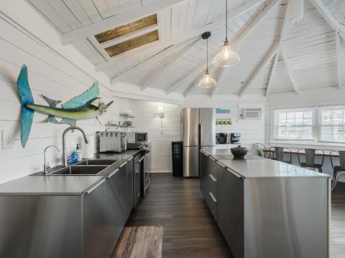 Carolina Beach Casa | Toes in the Sand
