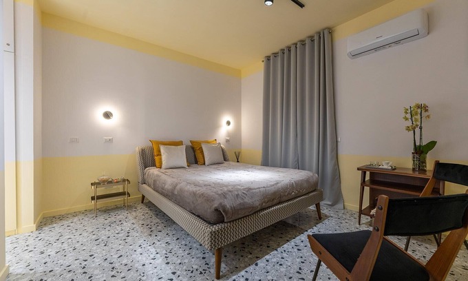 Quartieri Spagnoli Apartamento | Toledo Theater 272 - Apartment 8 people in the heart of Naples