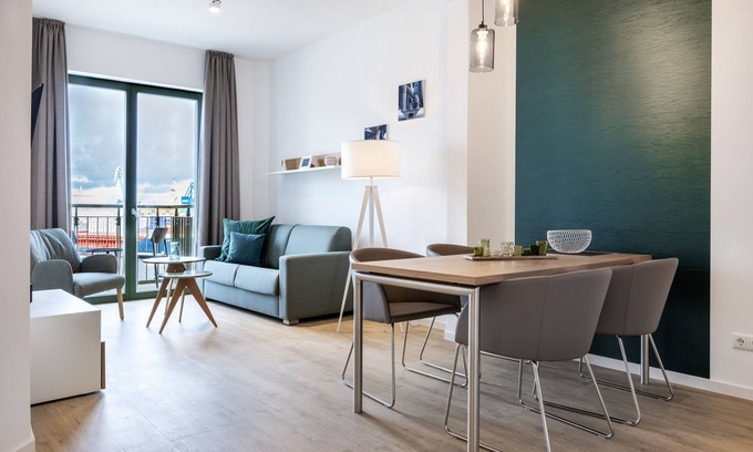 Wismar Apartamento | Tolles Apartment in Hafenlage mit Balkon und Blick auf das Maritime Hafenleben