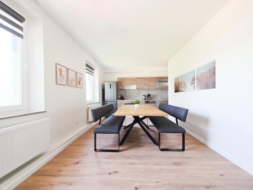 Eller Apartamento | Tolstov Apartments - 3 Room Apartments - Kitchen - Dining Room - 25 min to Messe DUS