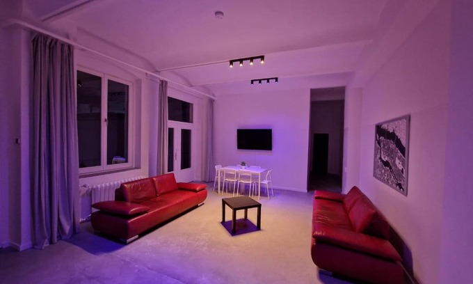 Stadtmitte Apartamento | Tolstov Apartments - 300m2 Loft with 7 Rooms - 15 Min Messe DUS & Old Town DUS