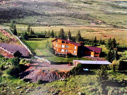 Emigrant Casa | Tom Miner Creek Main House