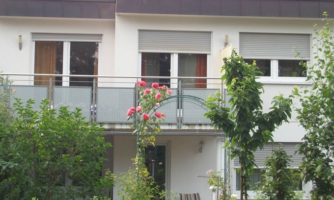 Unterboihingen Apartamento | TOM13 - Negocios o vacaciones, cerca del centro y aún en el verde