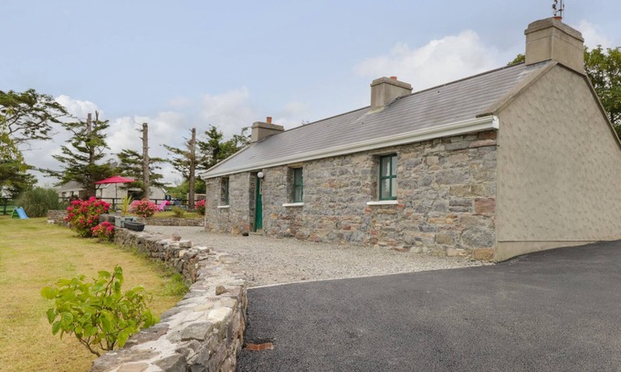 Westport Cabaña | TOM’S COTTAGE, family friendly in Westport, County Mayo