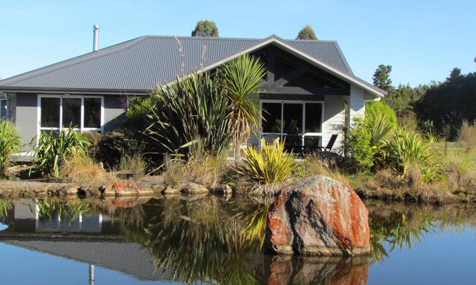 Horopito Cama Y Desayuno | Tongariro Suites at The Rocks