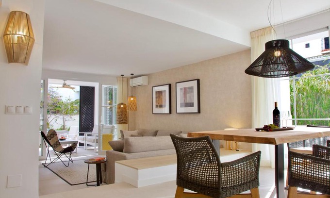 Nikki Beach Apartamento | Top Apartment in Los Jardines de las Golondrinas