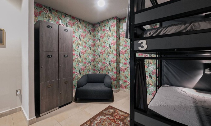 Benito Juarez Cabina | Top Bed | Shared Room Women