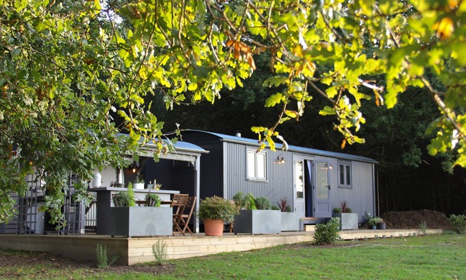 Marsham Cabina | Top Farm Shepherds Lodge, nestled in a peaceful farm in Marsham, North Norfolk