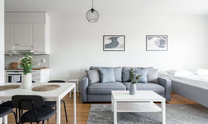 Tampere Apartamento | Top Floor 1BR Home with Parking, Sauna & Balcony