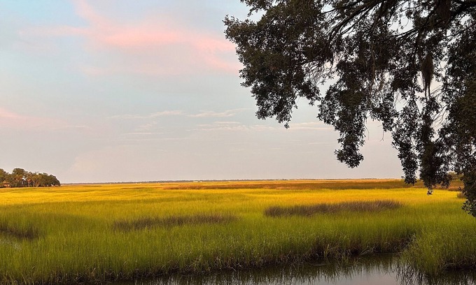 Country Club Estates Apartamento | Top-Floor 2 story Apartment with Breathtaking Salt Marsh Views