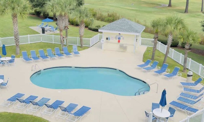 Central Myrtle Beach Apartamento | Top-Floor 2BR Condo with Elevator, Golf & Beach