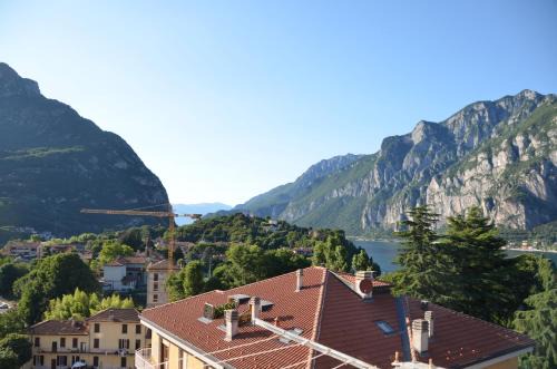 Malgrate Apartamento | Top Floor Apartment 5 minutes walk to lake