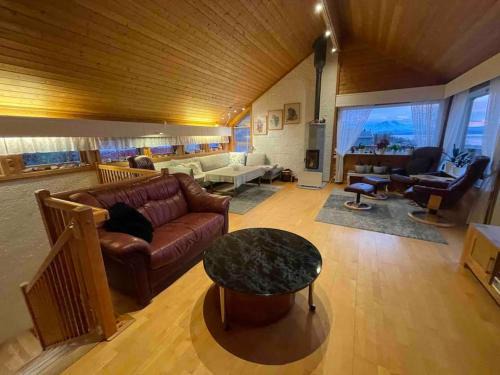 Tromsdalen Apartamento | Top floor apartment with amazing view and location