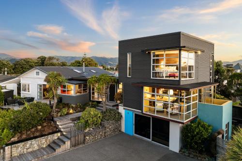 Paraparaumu Beach Cama Y Desayuno | Top Floor Bed and Breakfast