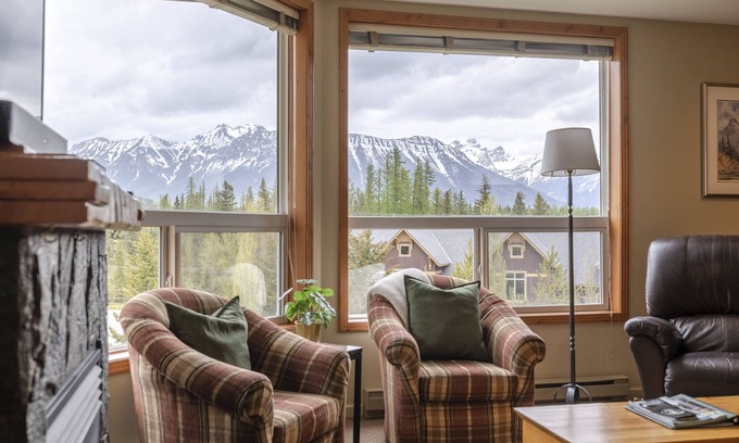 East Kootenay Condominio | Top Floor Condo | Incredible Mountain Views | 3 Beds | Portable AC