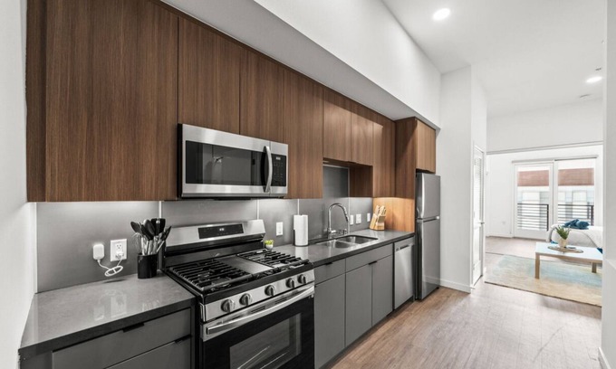 Willmore Apartamento | Top-Floor Gem/Walk to Attractions