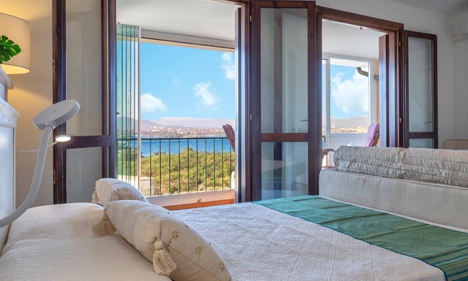 Olbia Apartamento | Top floor gulf view apartment