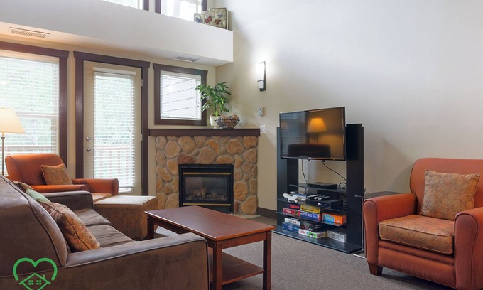 East Kootenay Condominio | Top floor / Mountain views / Quiet 3-bed condo