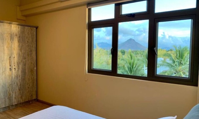 Tamarin Apartamento | Top floor, Panoramic views, 2 mins from the beach