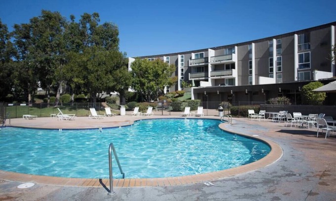Point Loma Heights Condominio | Top Floor | Resort Amenities | Rain Shower