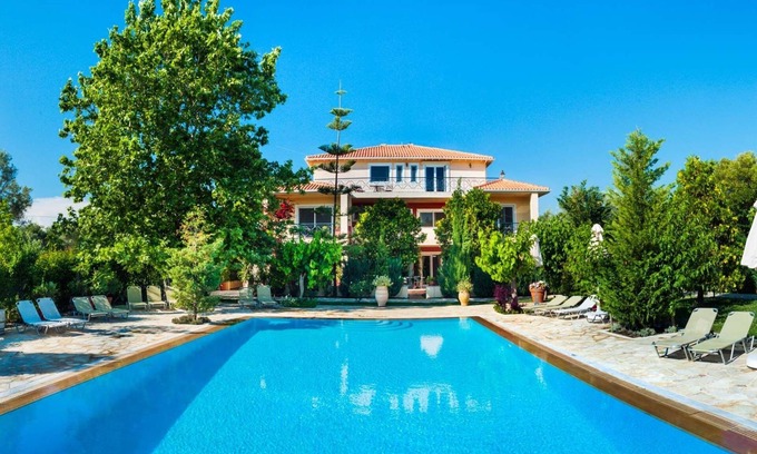 Lefkada Town Villa | Suite en el último piso cerca de la ciudad y cerca de la playa.
