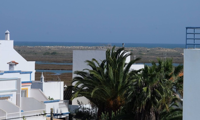 Santa Luzia Apartamento | PISO SUPERIOR, Terraza 50 m2, piscina, centro, cerca de la playa. wifi