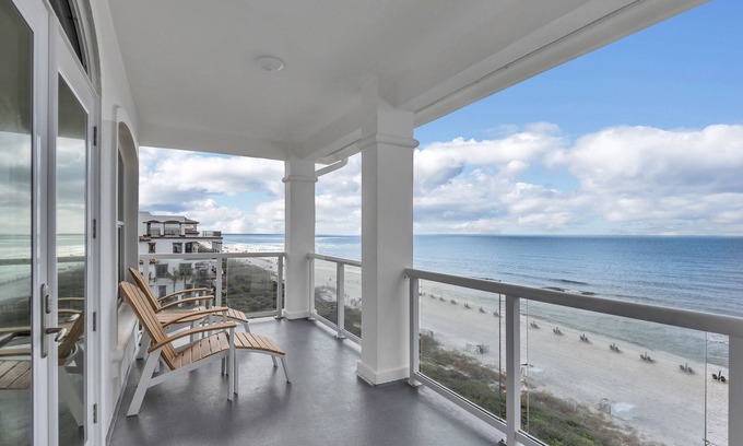 Rosemary Beach Condominio | Top-Floor Views. Private Beach. Pure 30A Luxury.