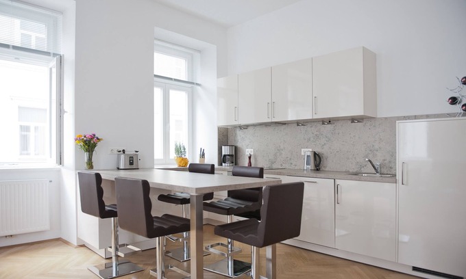 Margareten Apartamento | La mejor ubicación, soleado apartamento con 2 baños.