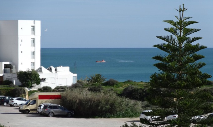 Armacao de Pera Apartamento | Top maintained and well-equipped apartment located on a gorgeous beach