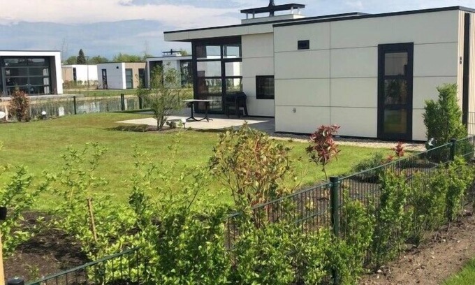 Doesburg Casa | Top modern chalet 'RiverLodge' with large garden on the IJssel