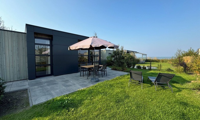 Enkhuizen Casa | Top-modernes Chalet Wellenreiter mit Großem Garten am Ijsselmeer