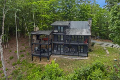 Blue Ridge Casa | Top of the Mountain Breathtaking Views Hot Tub