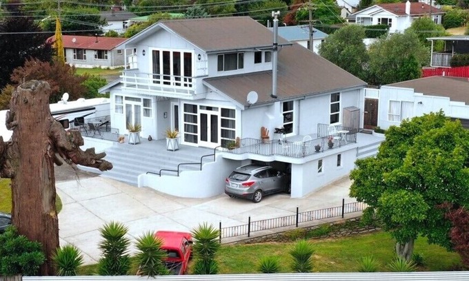 Picton Casa | Top of the Town