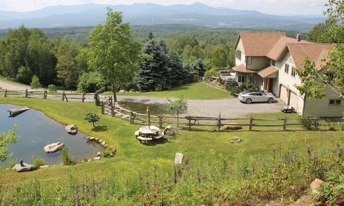 Morrisville Casa | TOP OF THE WORLD sobre Stowe, Hot Tub, con enchufe Tesla. Duerme hasta 17.
