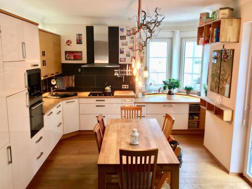 Sudstadt Apartamento | Top Wohnung in Stadtvilla mit Terrasse und Garten