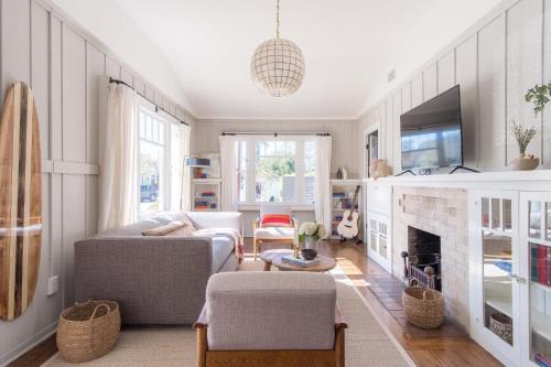 Village of La Jolla Casa | Topaz By AvantStay Adorable Cottage Walking Distance to Beach w Large Patio