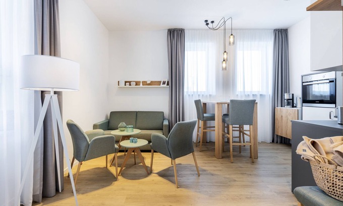 Wismar Apartamento | Topmodernes Eck-apartment mit Hafenblick und Fußbodenheizung im Hafen von Wismar