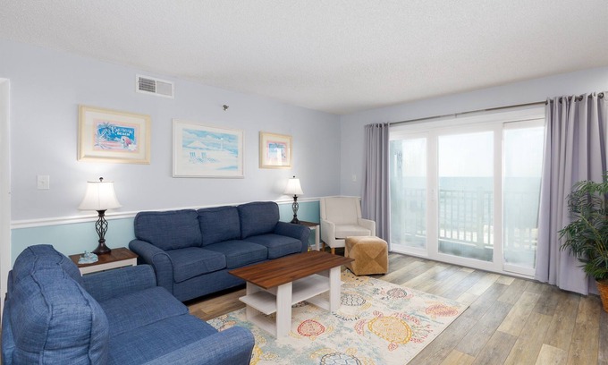 Sneads Ferry Condominio | Topsail Tranquility – Oceanfront Comfort | Balcony Views