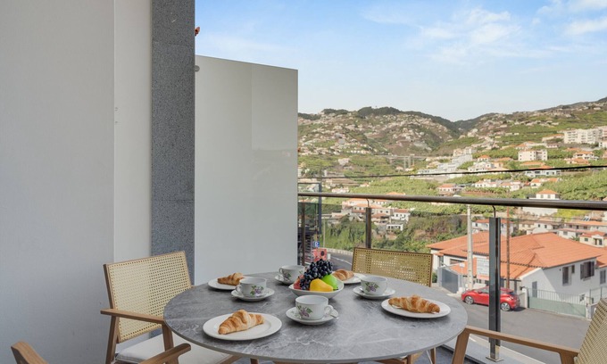 Camara de Lobos Apartamento | Torre Palace I by Atlantic Holiday