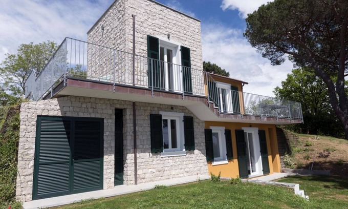 Pugliola Casa | La Torretta. Inmensa vista al mar, piscina, tenis, parking