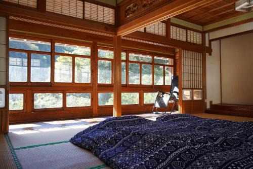 Kochi Casa | TOSAYAMA BASE 清流沿いの里山 古民家貸切 高知市街地より車で約20分