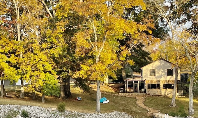 Loudon Casa | TOTAL RELAXATION at this lakefront cabin with private dock!