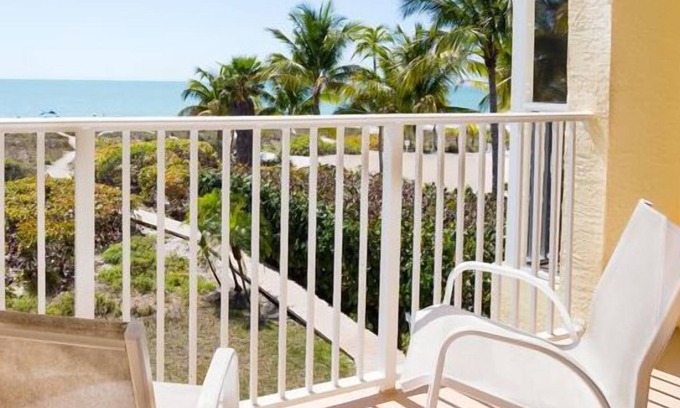 Sanibel Condominio | Totalmente actualizado de tres dormitorios frente al Golfo - Condominio de lujo