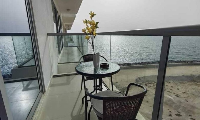 Ras Al Khaimah Apartamento | Touch the sea (Stylish 2 bedrooms apartment Seaview)